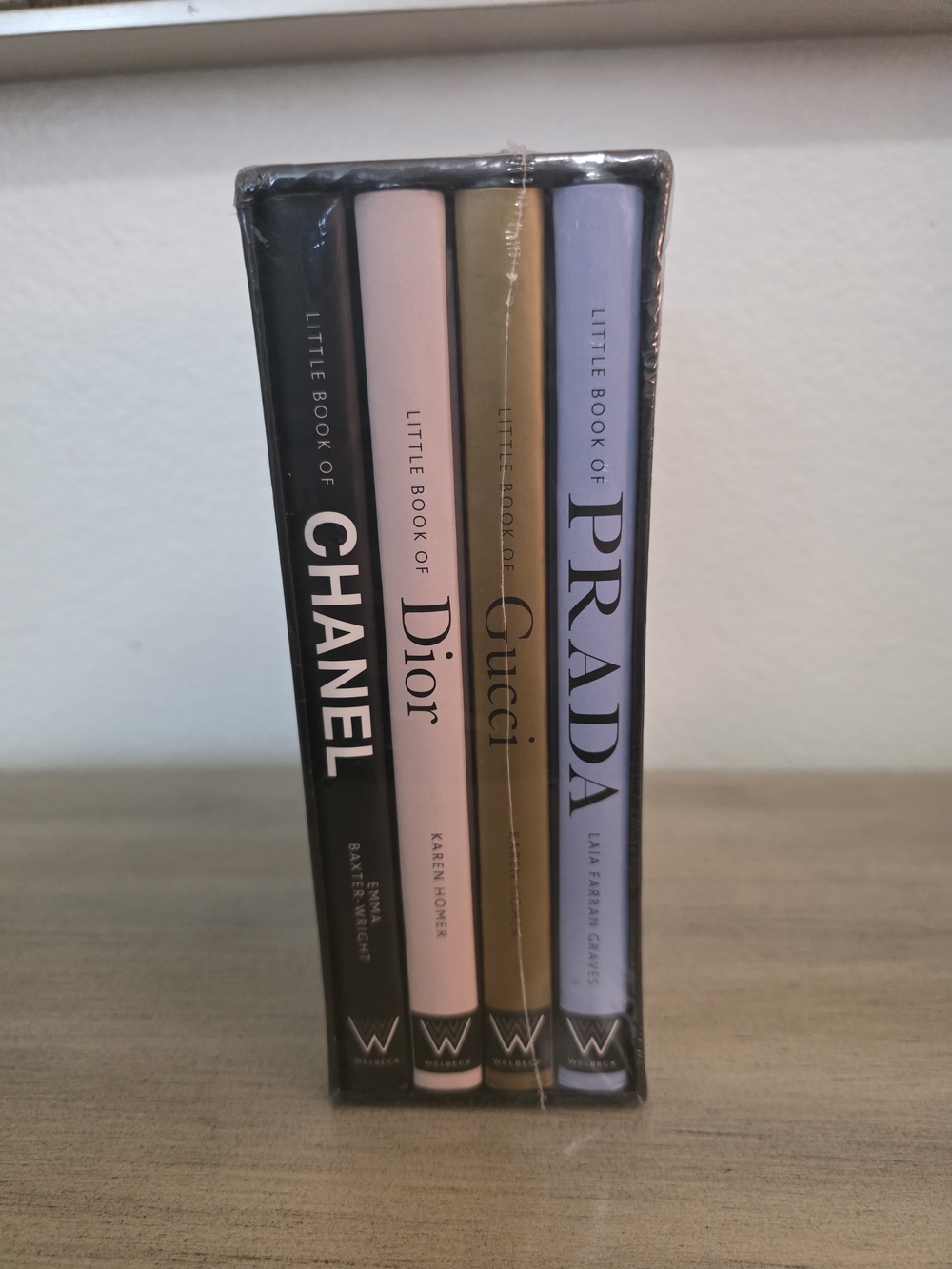 Wondery Little Guides to Style Coffee Table Books Black Pink Size One Size